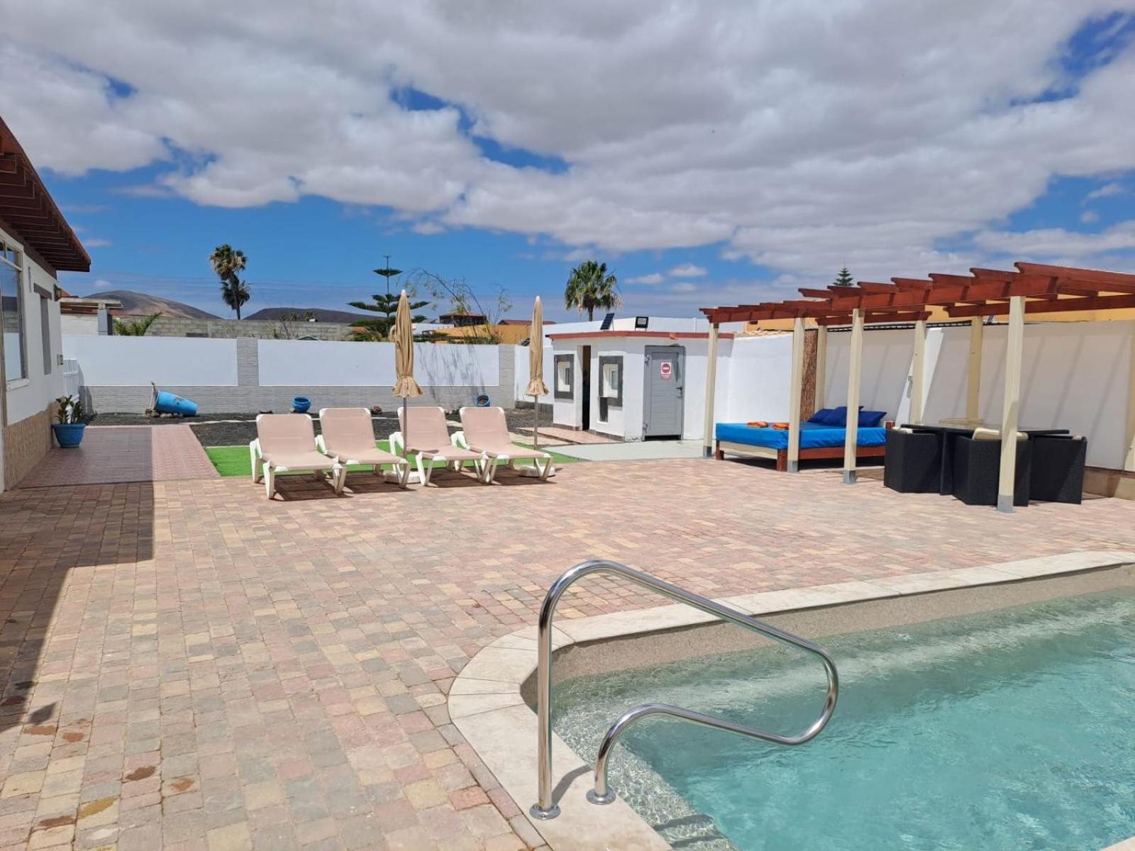 Villa Experience Heated Salty Water Pool Caleta De Fuste Exterior photo